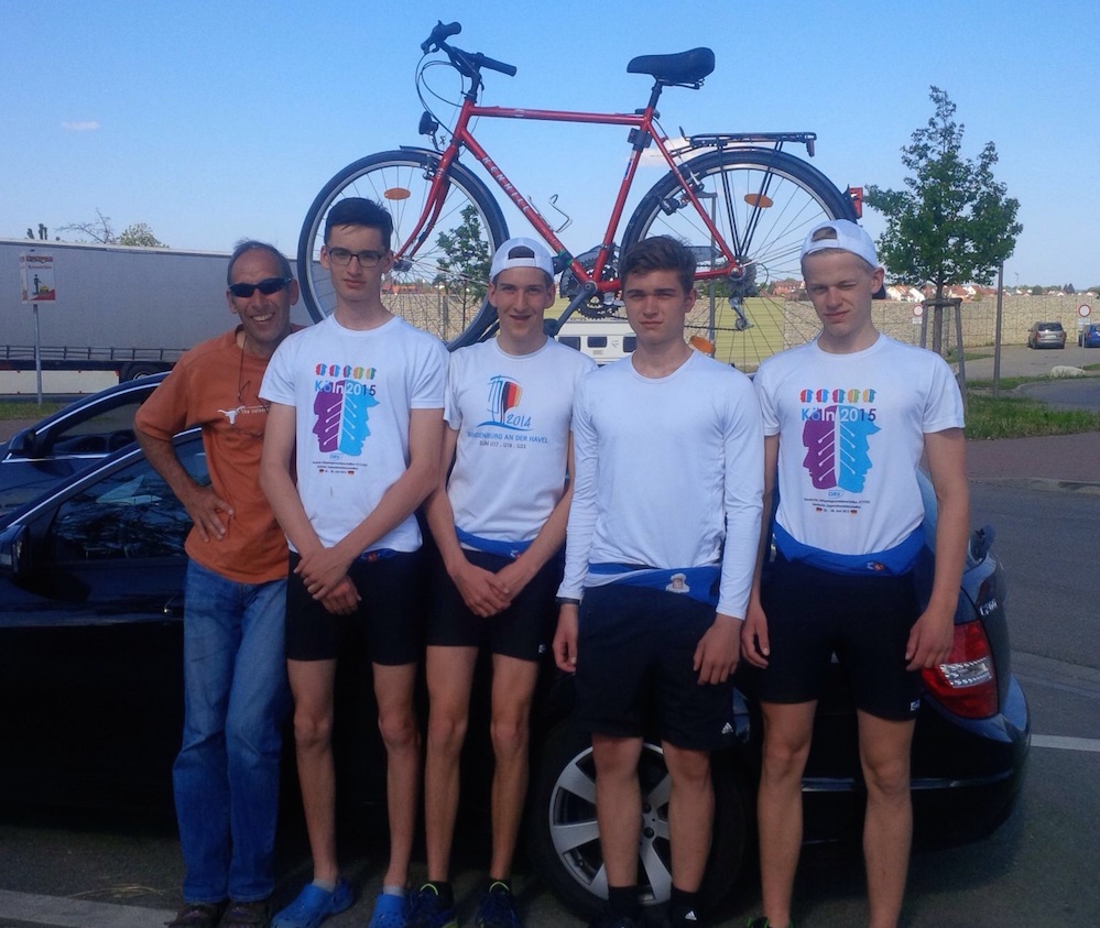 Mit drei Siegen und top Platzierungen kehrte Trainer Michael Schambach mit den Junioren Daniel Jung, Patrick Hofmockel. Markus Feils und Jonas Burkhardt aus München zurück.
